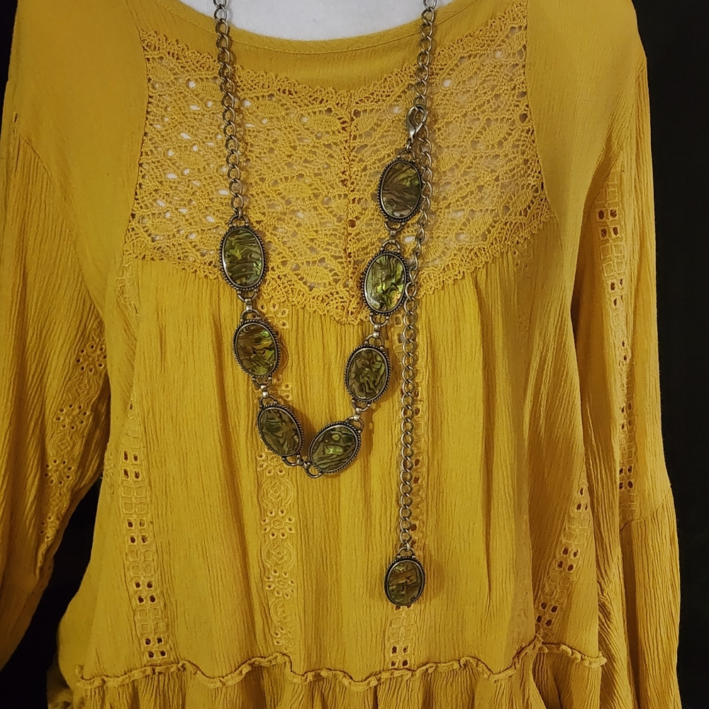 Vintage Concho Chain Belt Silver Tone Abalone-Like Swirled Colors - Picture 2 of 9